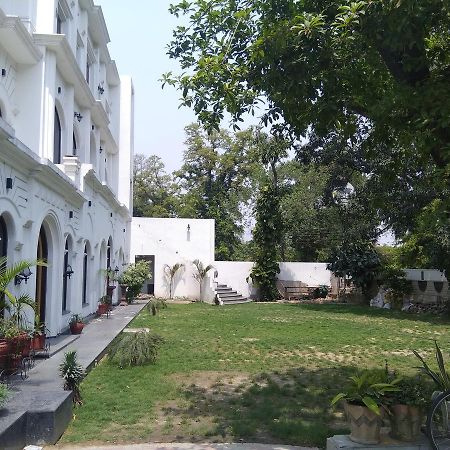 Hotel Kings Retreat Патіала Екстер'єр фото
