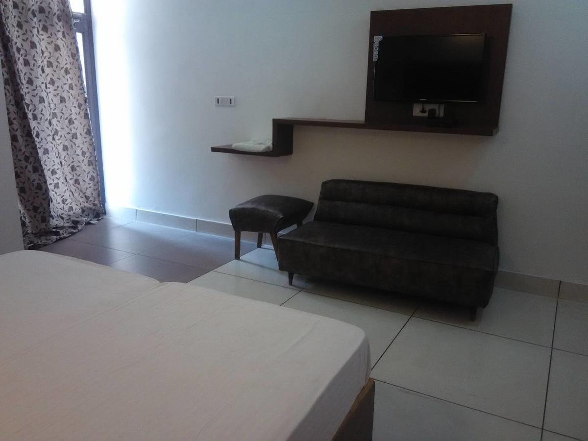 Hotel Kings Retreat Патіала Екстер'єр фото
